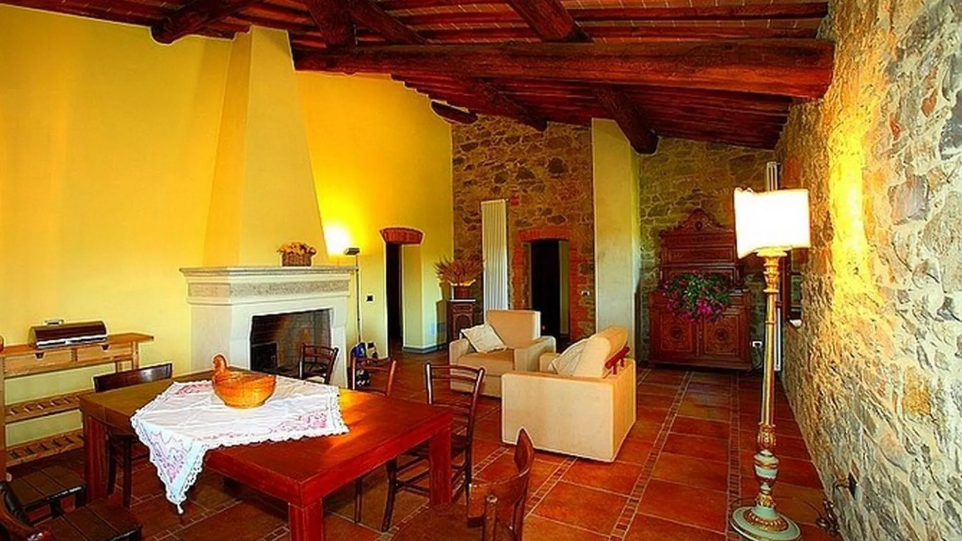 Villa Podere Lucignano Secondo Agriturismo Gaiole in Chianti Italy
